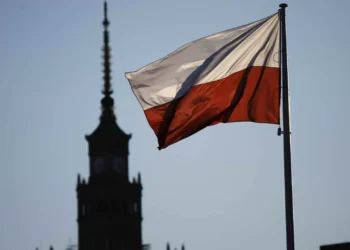 Polónia acusa Rússia de ter ordenado incêndio em Varsóvia no ano passado