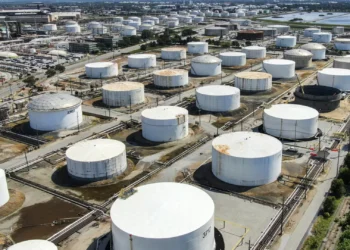 Cotação do Brent para entrega em julho sobe 2,57% para 66,63 dólares