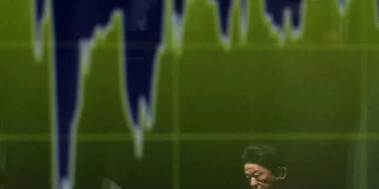 Bolsa de Tóquio abre com Nikkei a perder 0,48%