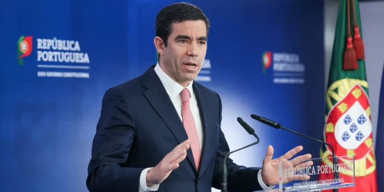 Embaixador do Brasil pediu reunião com secretário de Estado da Presidência sobre deportações