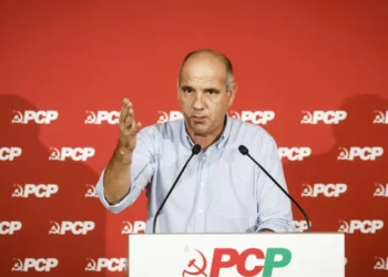 PCP anuncia moção de rejeição do programa do Governo
