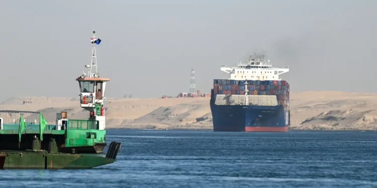 Huthis ameaçam atacar navios em trânsito para porto israelita de Haifa