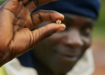 Angola vai leiloar 17 pedras de diamantes equivalentes a 10,80 quilates