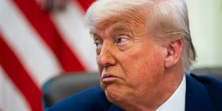 Presidente dos EUA sugere que apoia “mudança de regime” iraniano