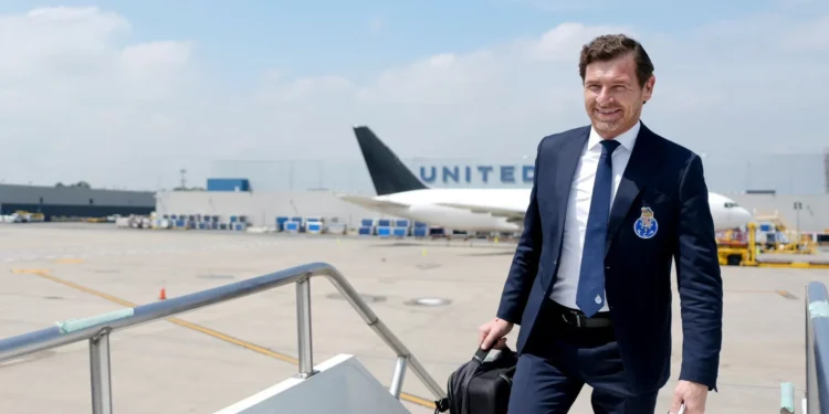 Alerta de tempestade atrasa voo do FC Porto antes de jogo contra Messi