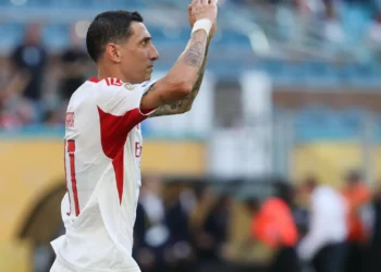 Di María após o Boca Juniors-Benfica: “O árbitro permitiu muita patada”