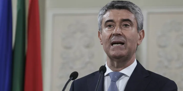 Carneiro: Direita está concentrada “em matérias que não são as que preocupam as pessoas”