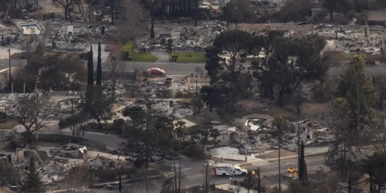 Califórnia avança com investigação a seguradora sobre incêndios em LA