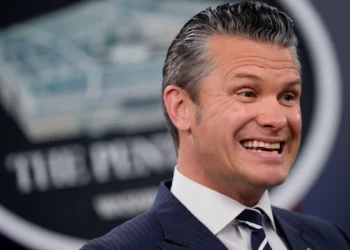 O veterano que disse não lavar as mãos. Quem é o líder do Pentágono?