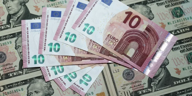 Euro sobe pela quarta sessão consecutiva e aproxima-se dos 1,16 dólares