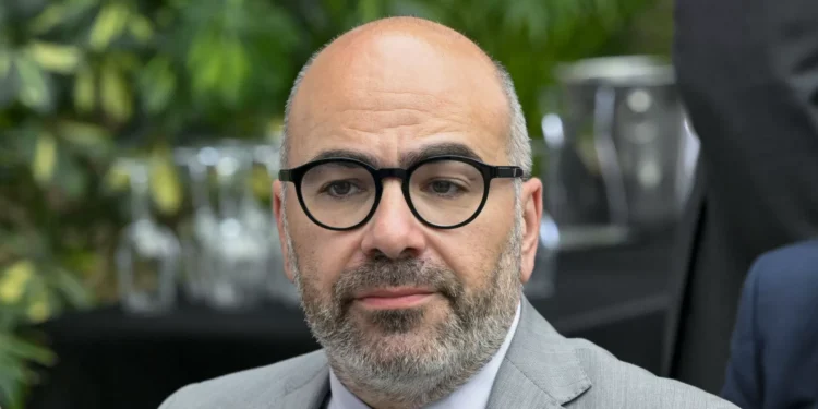 Filas nos aeroportos? “Nas próximas 2 semanas situação fica regularizada”