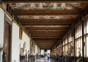 Turista rasgou quadro das Galerias Uffizi ao tentar tirar ‘selfie’