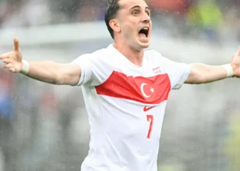 Akturkoglu ajuda na reviravolta da Turquia ante Estados Unidos