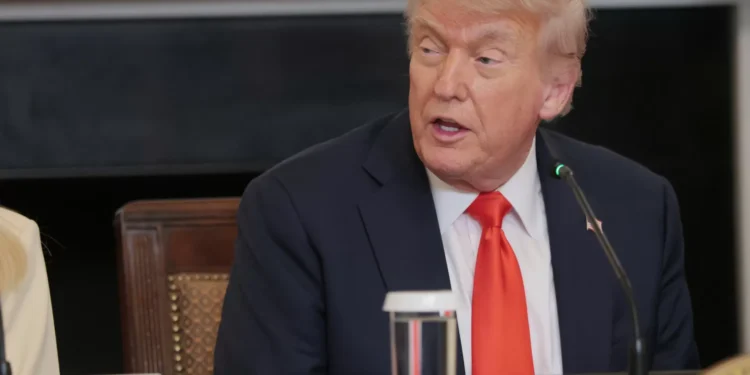 Nuclear. Trump anuncia novo encontro com Irão na quinta-feira