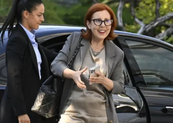 “Impossível fazer projetos contra vontade unânime de toda uma população”