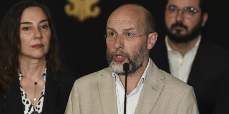 Livre defende envio da lei dos estrangeiros para o Tribunal Constitucional