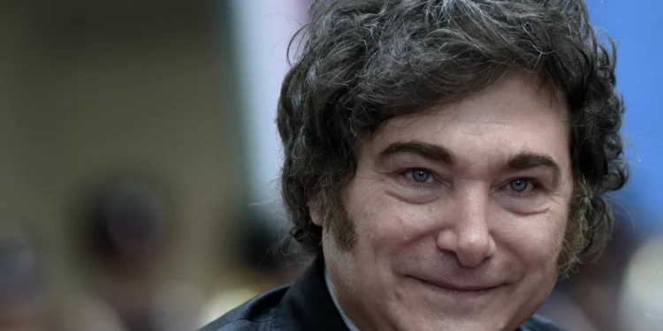 Milei vai recorrer da decisão que obriga Argentina a entregar 51% da YPF