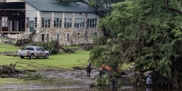 Mortos nas cheias no Texas sobem para 68. Autoridades esperam aumento