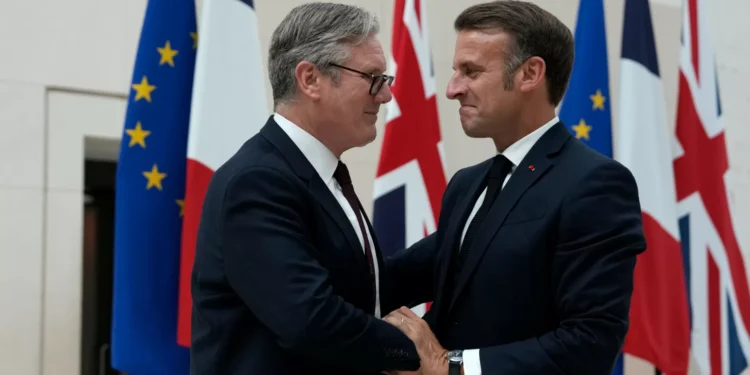 França e Reino Unido acordam “coordenar” dissuasão nuclear