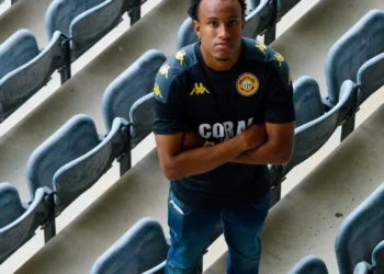 Oficial: Josué Souza é reforço do Nacional por cinco temporadas