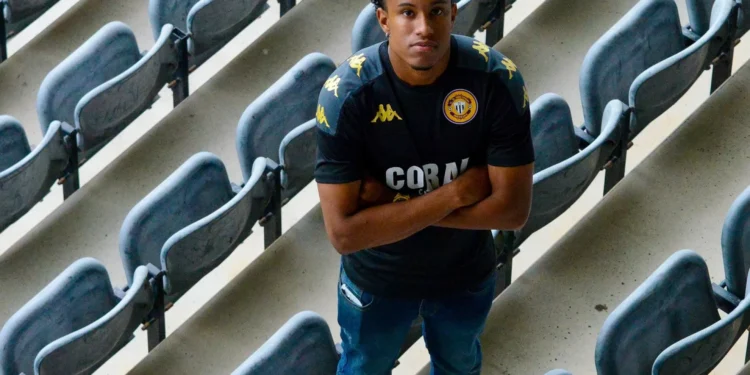 Oficial: Josué Souza é reforço do Nacional por cinco temporadas