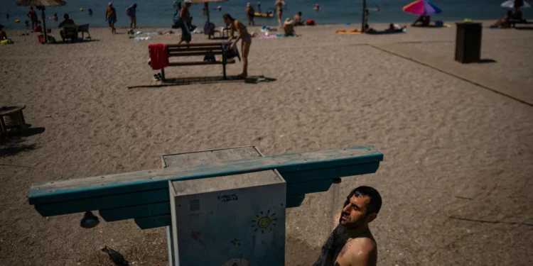 Grécia com termómetros nos 46ºC. Canícula prolonga-se até 2.ª-feira