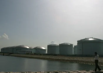 Brent sobe 2,51% e fecha semana acima dos 70 dólares por barril