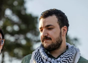 Mahmoud Khalil pede indemnização de 17 milhões à administração Trump