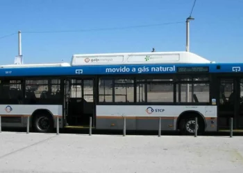 STCP lança concurso para 50 autocarros articulados a gás ou biometano