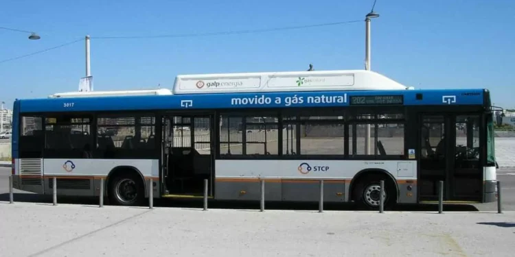 STCP lança concurso para 50 autocarros articulados a gás ou biometano