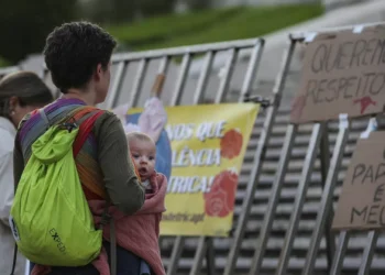PSD quer eliminar conceito de violência obstétrica em lei aprovada em março