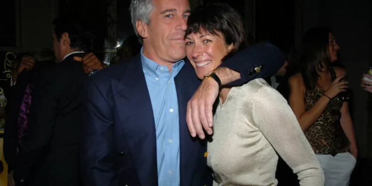 Ghislaine Maxwell exige imunidade ou perdão para testemunhar no Congresso
