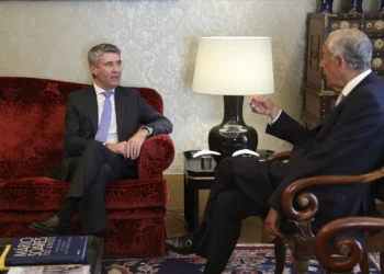 Após reunião com Marcelo, Carneiro admite: “Ser líder da oposição é sempre uma função difícil”