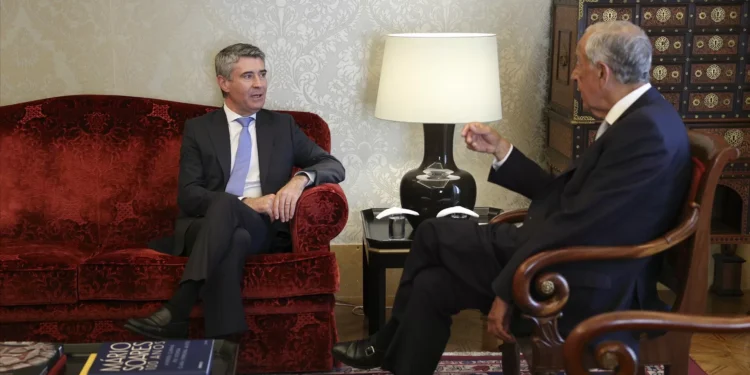 Após reunião com Marcelo, Carneiro admite: “Ser líder da oposição é sempre uma função difícil”