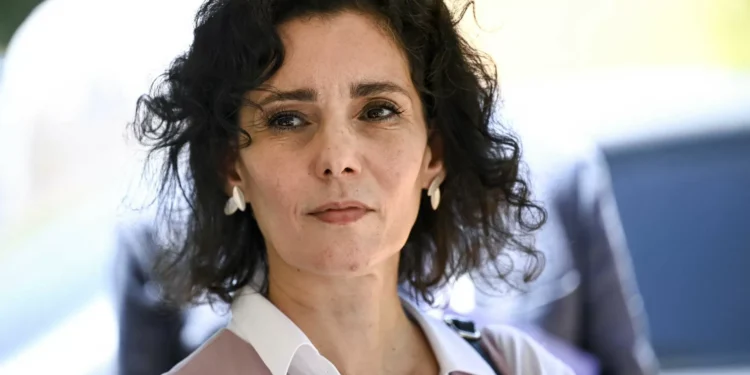 Comissária europeia pede a Israel que “levante as restrições” em Gaza