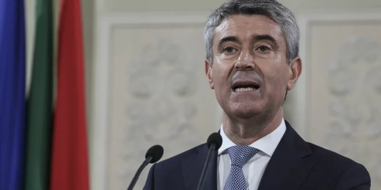 Carneiro diz que há “descoordenação da emergência médica” e quer ouvir Força Aérea