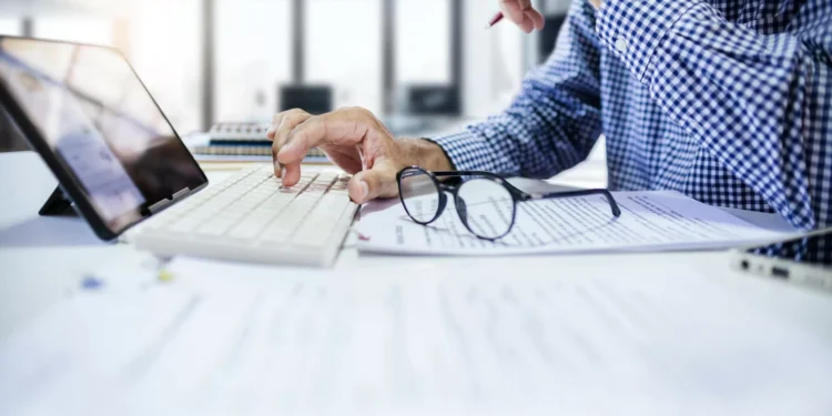 Fisco investiga esquemas de empresas usados para pagar prémios salariais