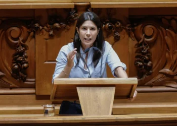 Aprovada violação como crime público (com divisão no PS)