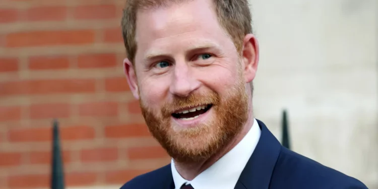 Presidente angolano recebe Príncipe Harry e reforça apoio à desminagem