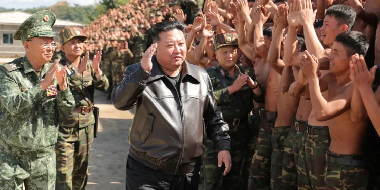 Kim Jong Un saúda “heróis” norte-coreanos que combatem ao lado da Rússia