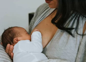 Amamentar após 2 anos? “CPCJ deve intervir”, diz ex-assessora da ministra