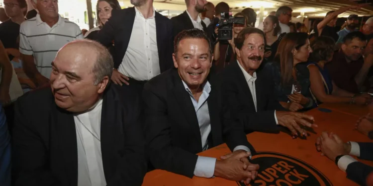 Montenegro garante que lei de estrangeiros segue em frente mesmo que redação tenha de ser corrigida