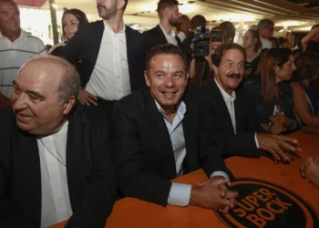 Montenegro garante que lei de estrangeiros segue em frente mesmo que redação tenha de ser corrigida