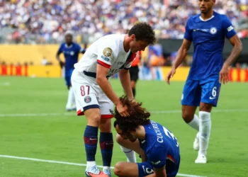 PSG com problema. João Neves conhece castigo após polémica com Cucurella