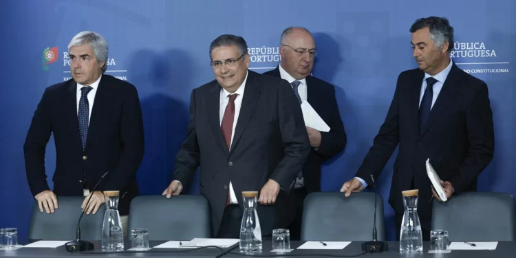 Governo cria comissão “apartidária” para o 25 de novembro