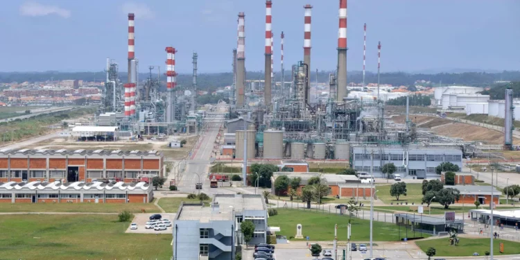 Comissão de Trabalhadores da Petrogal acusa Zero de falta de seriedade