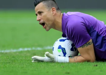 Fluminense vence Fortaleza, de Renato Paiva, em jogo histórico de Fábio