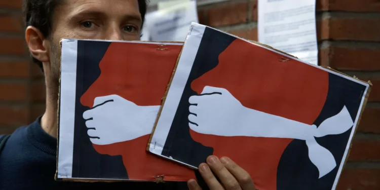 Repórteres Sem Fronteiras honrada por classificação de indesejável na Rússia