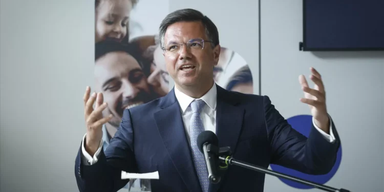 “Não há nenhuma motosserra” na reforma do Estado: Ministro afasta despedimentos