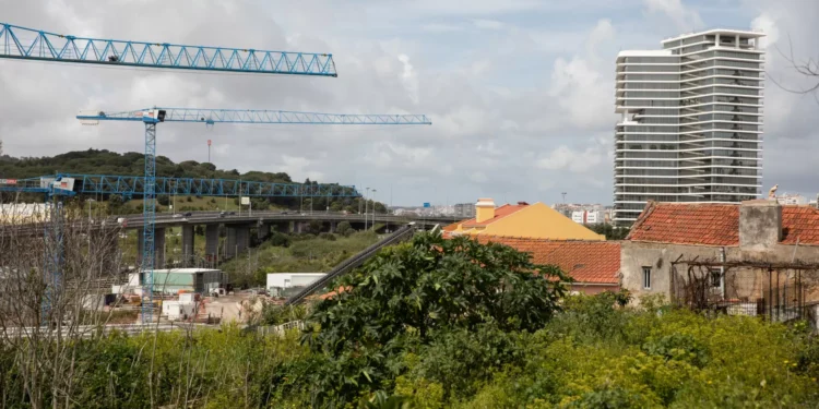 Taxas Euribor sobem em dois prazos, mas descem noutro. Confira os valores